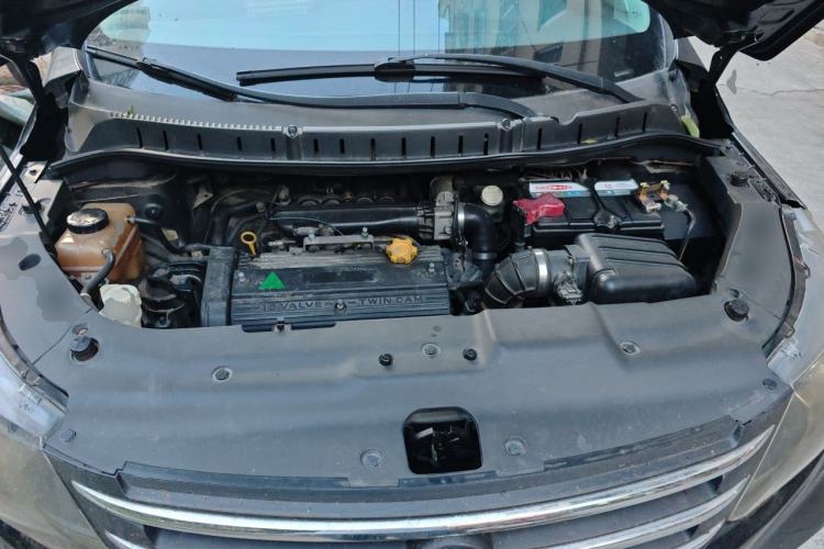 Used FORTHING Joyear X5 2013 1.8T Manual Luxury Model Engine Bay
