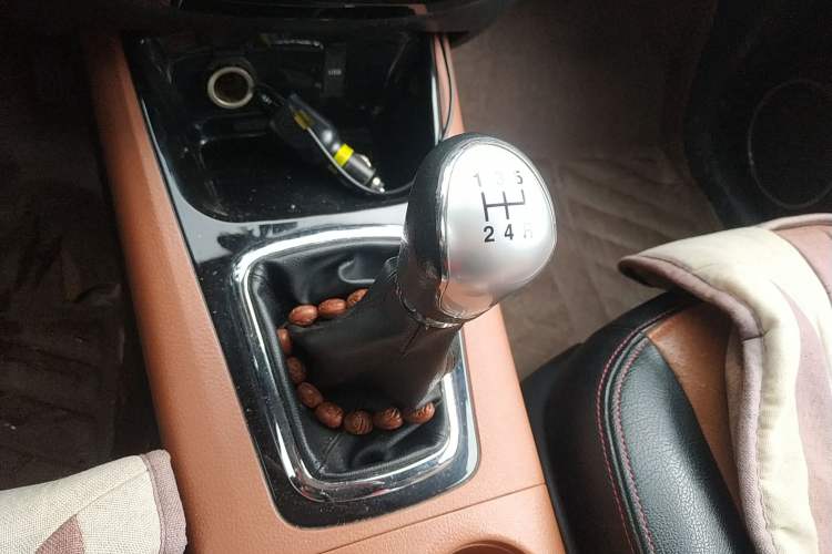 Used FORTHING Joyear X5 2013 1.8T Manual Luxury Model Gear Lever