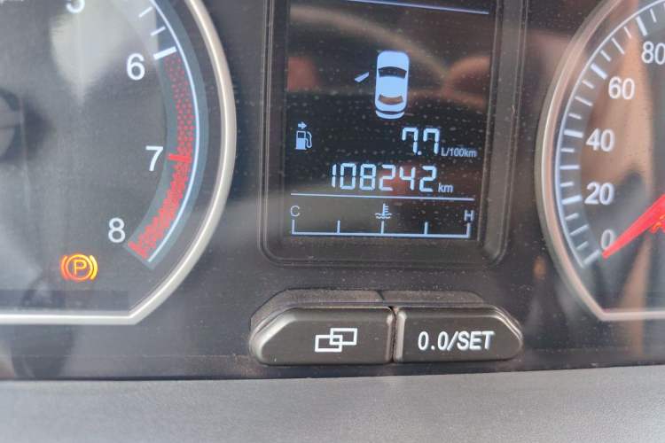 Used FORTHING Joyear X5 2013 1.6L Manual Luxury Model China IV Standard Odometer Close Up