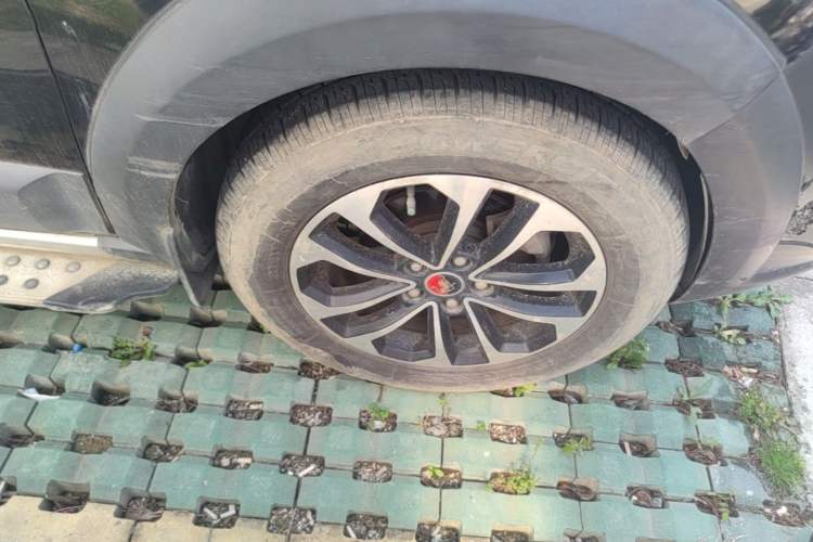 Used FORTHING Joyear X5 2013 1.6L Manual Luxury Model China IV Standard Right Front Wheel Hub