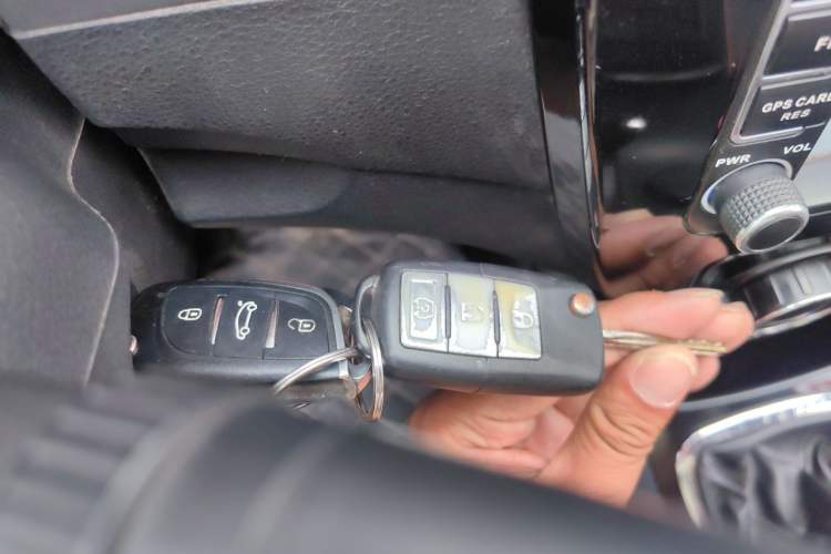 Used FORTHING Joyear X5 2013 1.6L Manual Luxury Model China IV Standard Vehicle Key