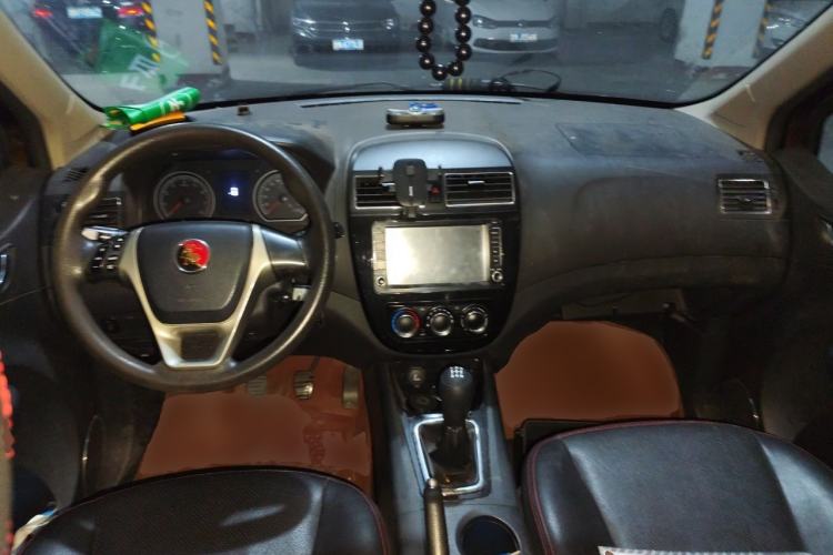 Used FORTHING Joyear X5 2013 1.6L Manual Luxury Model China IV Standard Center Console