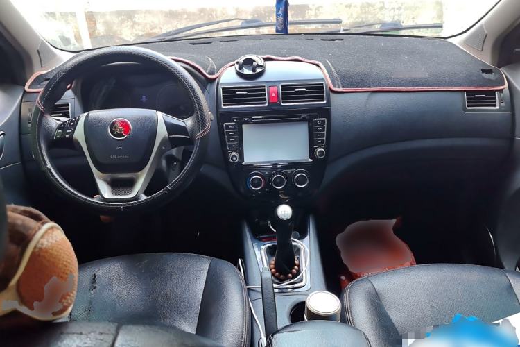 Used FORTHING Joyear X5 2013 1.6L Manual Luxury Model China IV Standard Center Console