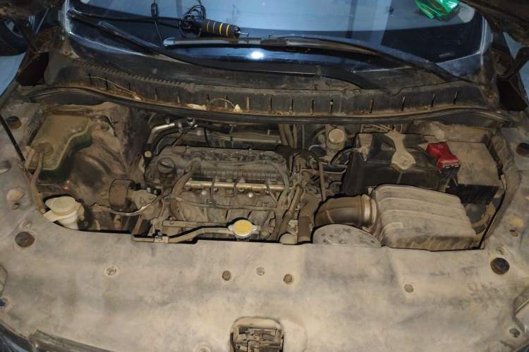 Used FORTHING Joyear X5 2013 1.6L Manual Luxury Model China IV Standard Engine Bay