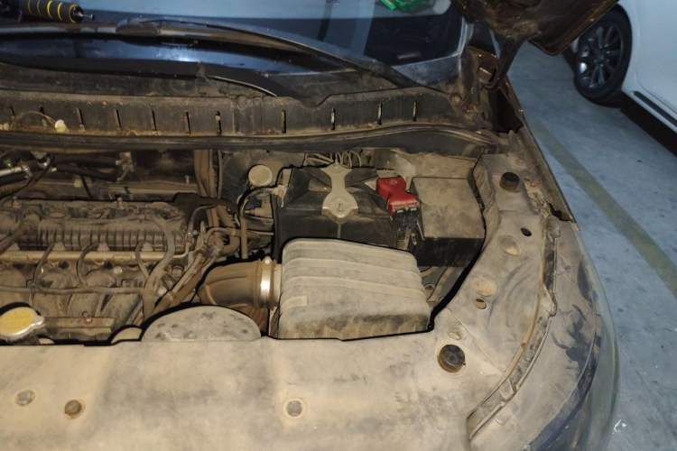 Used FORTHING Joyear X5 2013 1.6L Manual Luxury Model China IV Standard Engine Bay Left