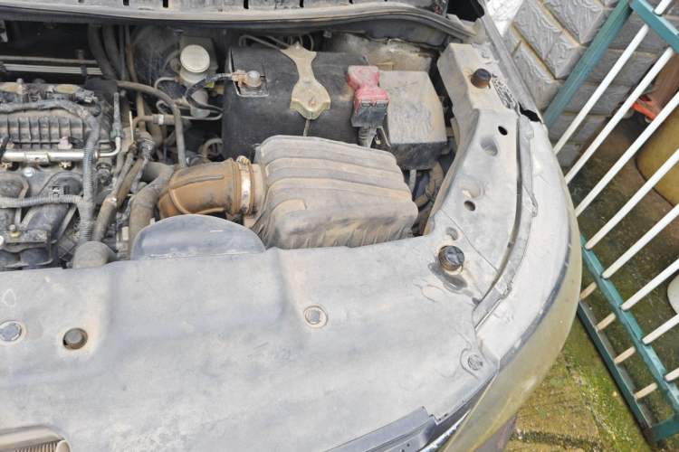 Used FORTHING Joyear X5 2013 1.6L Manual Luxury Model China IV Standard Engine Bay Left