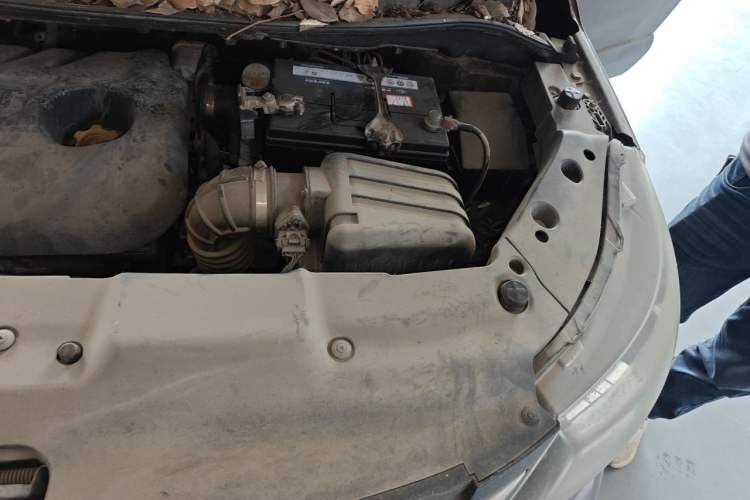 Used FORTHING Joyear X5 2013 1.8T Manual Luxury Model Engine Bay Left