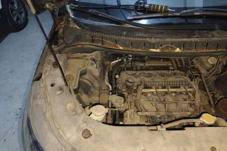 Used FORTHING Joyear X5 2013 1.6L Manual Luxury Model China IV Standard Engine Bay Right