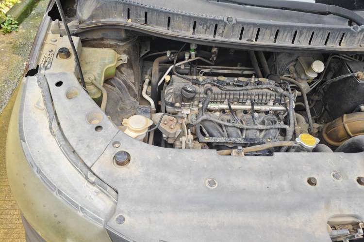 Used FORTHING Joyear X5 2013 1.6L Manual Luxury Model China IV Standard Engine Bay Right