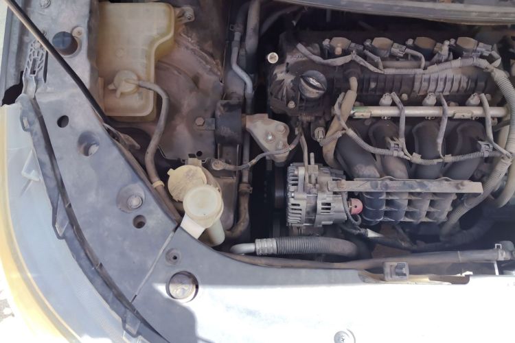 Used FORTHING Joyear X5 2013 1.6L Manual Luxury Model China IV Standard Engine Bay Right