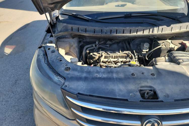 Used FORTHING Joyear X5 2013 1.6L Manual Luxury Model China V Standard Engine Bay Right