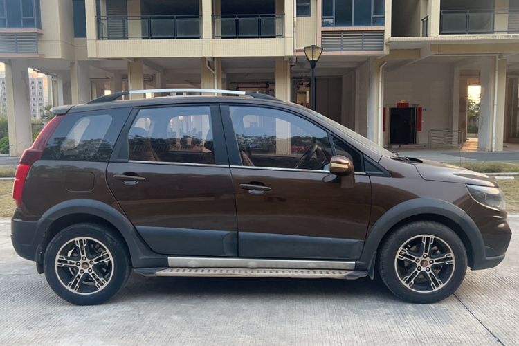 Used FORTHING Joyear X5 2013 1.6L Manual Luxury Model China IV Standard Exterior 2