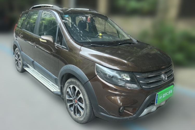 Used FORTHING Joyear X5 2013 1.6L Manual Luxury Model China IV Standard Front Right 45 Deg
