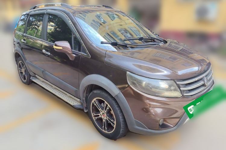 Used FORTHING Joyear X5 2013 1.6L Manual Luxury Model China IV Standard Front Right 45 Deg