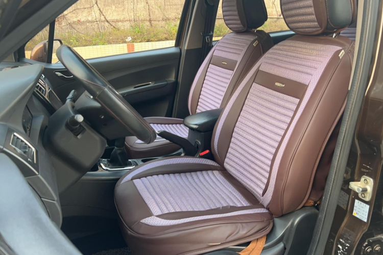Used FORTHING Joyear X5 2013 1.6L Manual Luxury Model China IV Standard Interior 1