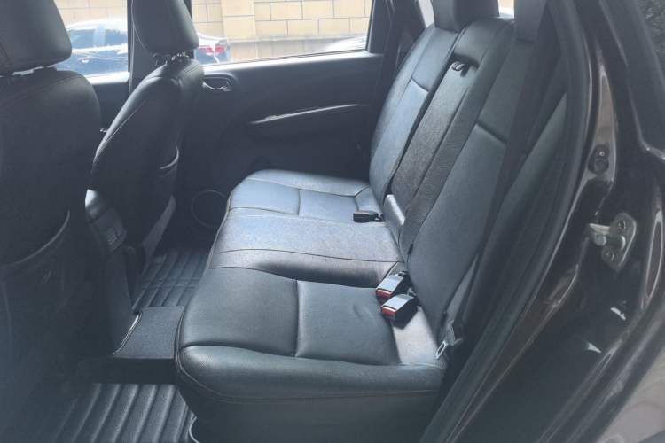 Used FORTHING Joyear X5 2013 1.6L Manual Luxury Model China IV Standard Left Rear Seat