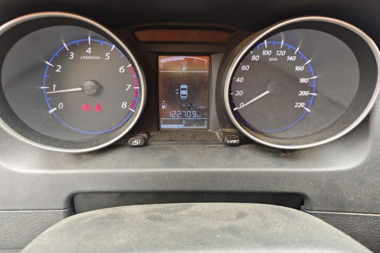Used FORTHING Joyear X5 2013 1.6L Manual Luxury Model Odometer Close Up