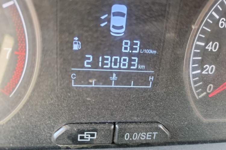 Used FORTHING Joyear X5 2013 1.6L Manual Luxury Model China V Standard Odometer Close Up
