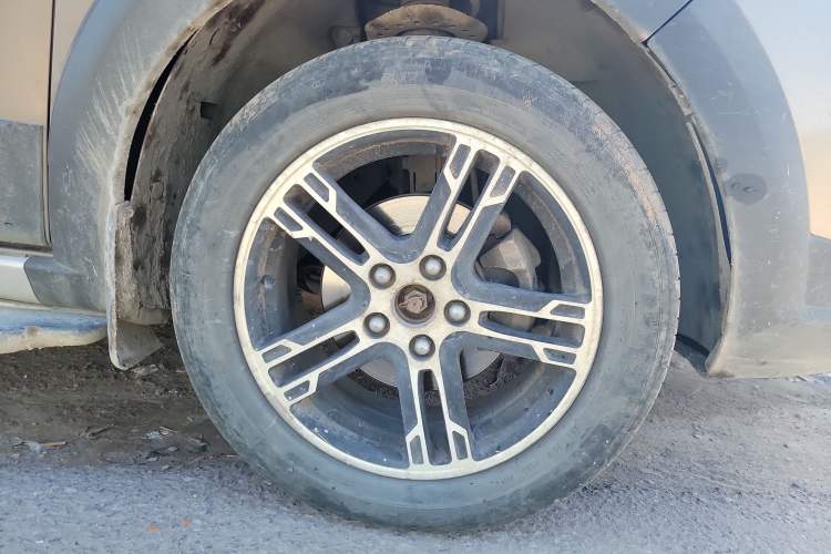 Used FORTHING Joyear X5 2013 1.6L Manual Luxury Model China V Standard Right Front Wheel Hub
