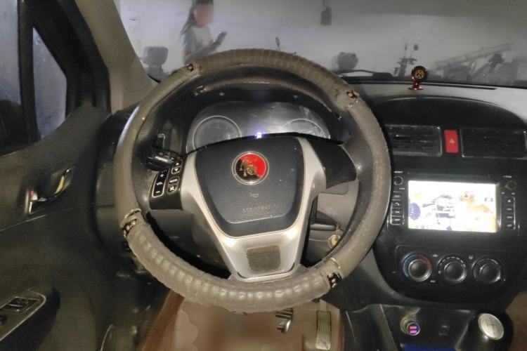 Used FORTHING Joyear X5 2013 1.6L Manual Luxury Model China IV Standard Steering Wheel