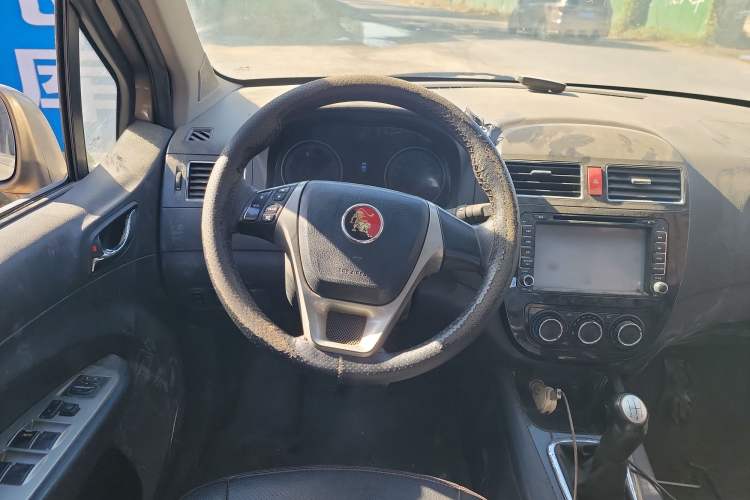 Used FORTHING Joyear X5 2013 1.6L Manual Luxury Model China V Standard Steering Wheel