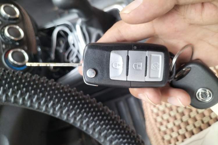 Used FORTHING Joyear X5 2013 1.6L Manual Luxury Model China IV Standard Vehicle Key