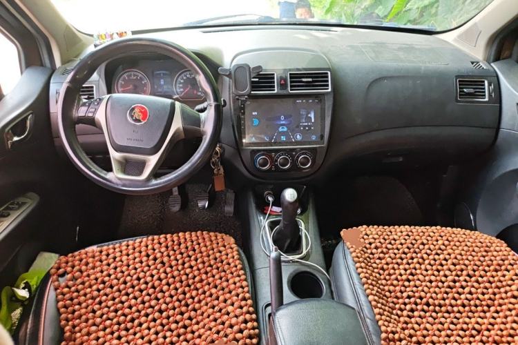 Used FORTHING Joyear X5 2013 1.6L Manual Luxury Model China IV Standard Center Console