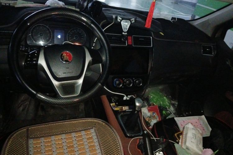 Used FORTHING Joyear X5 2013 1.8T Manual Luxury Model Center Console