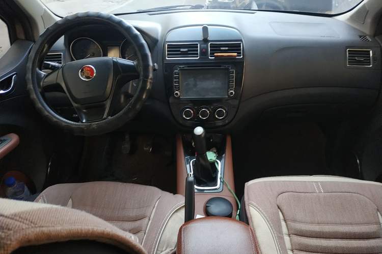Used FORTHING Joyear X5 2013 1.6L Manual Luxury Model Center Console