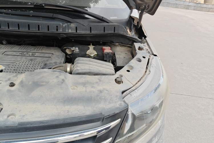 Used FORTHING Joyear X5 2013 1.6L Manual Luxury Model China IV Standard Engine Bay Left