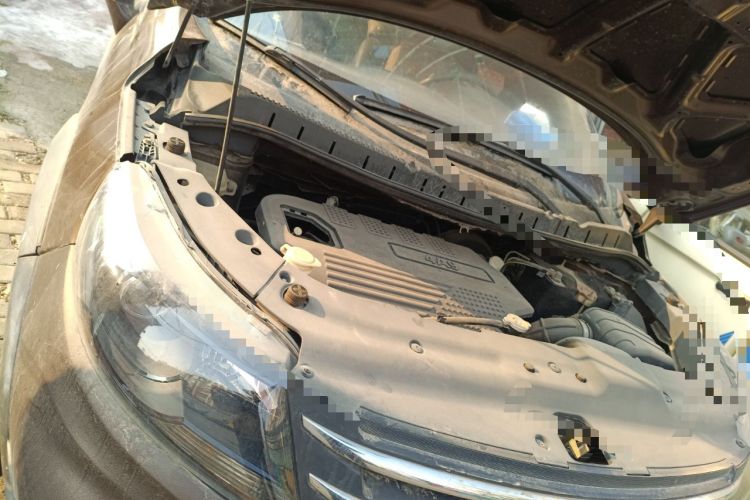 Used FORTHING Joyear X5 2013 1.6L Manual Luxury Model China IV Standard Engine Bay Right