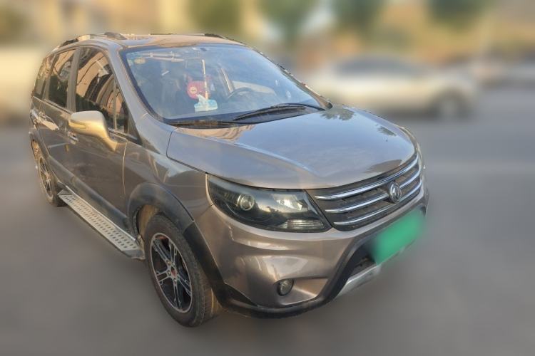 Used FORTHING Joyear X5 2013 1.6L Manual Luxury Model China IV Standard Front Right 45 Deg