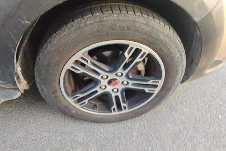 Used FORTHING Joyear X5 2013 1.6L Manual Luxury Model China IV Standard Right Front Wheel Hub
