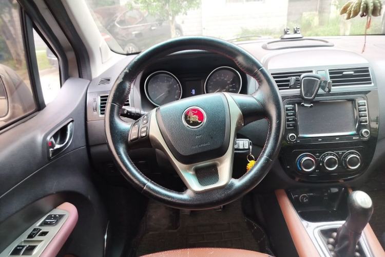 Used FORTHING Joyear X5 2013 1.6L Manual Luxury Model China V Standard Steering Wheel