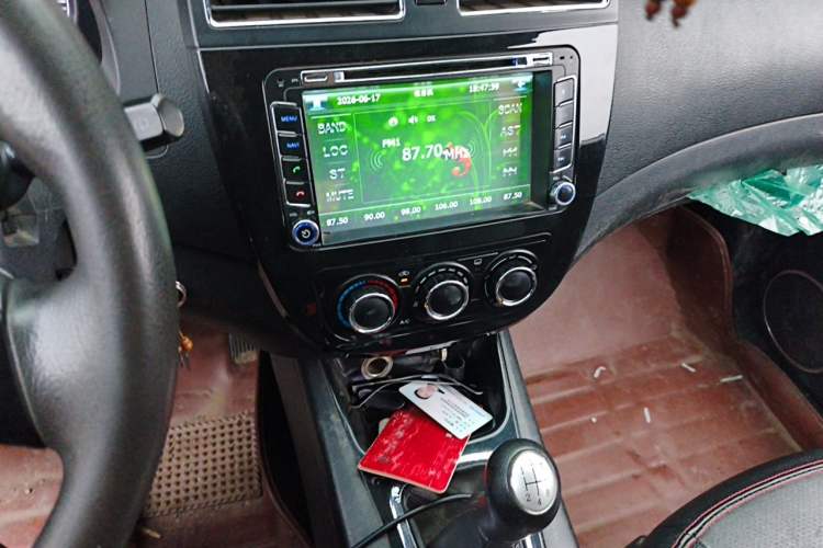 Used FORTHING Joyear X5 2013 1.6L Manual Luxury Model China IV Standard Audio And AC Panel