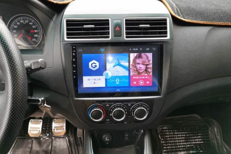 Used FORTHING Joyear X5 2013 1.6L Manual Luxury Model China IV Standard Audio And AC Panel