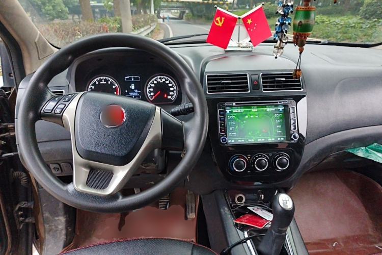 Used FORTHING Joyear X5 2013 1.6L Manual Luxury Model China IV Standard Center Console