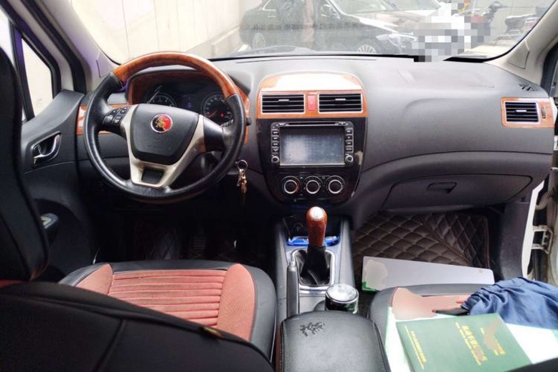 Used FORTHING Joyear X5 2013 1.6L Manual Luxury Model Center Console