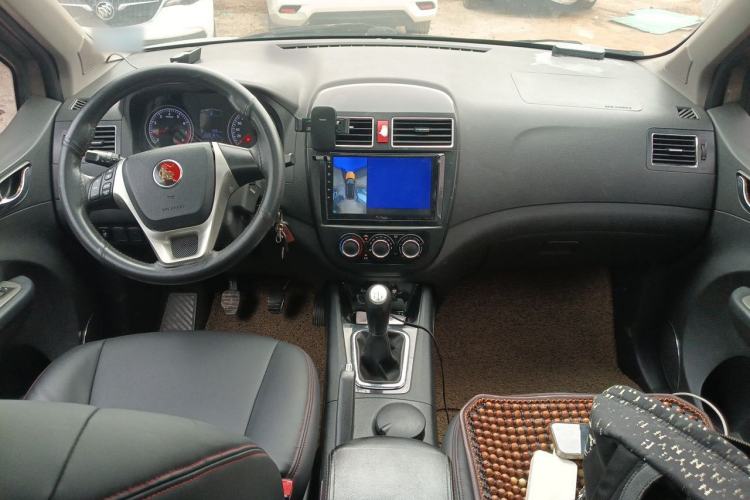 Used FORTHING Joyear X5 2013 1.6L Manual Luxury Model China IV Standard Center Console