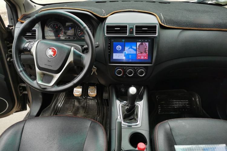 Used FORTHING Joyear X5 2013 1.6L Manual Luxury Model China IV Standard Center Console