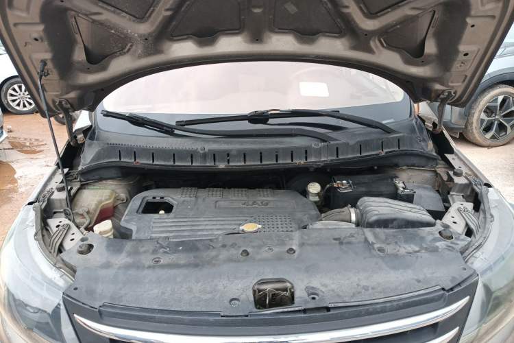 Used FORTHING Joyear X5 2013 1.6L Manual Luxury Model China IV Standard Engine Bay