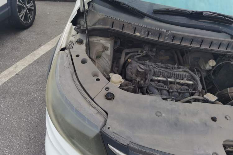 Used FORTHING Joyear X5 2013 1.6L Manual Luxury Model China IV Standard Engine Bay Right