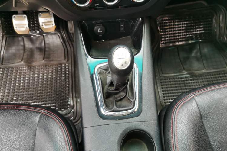 Used FORTHING Joyear X5 2013 1.6L Manual Luxury Model China IV Standard Gear Lever