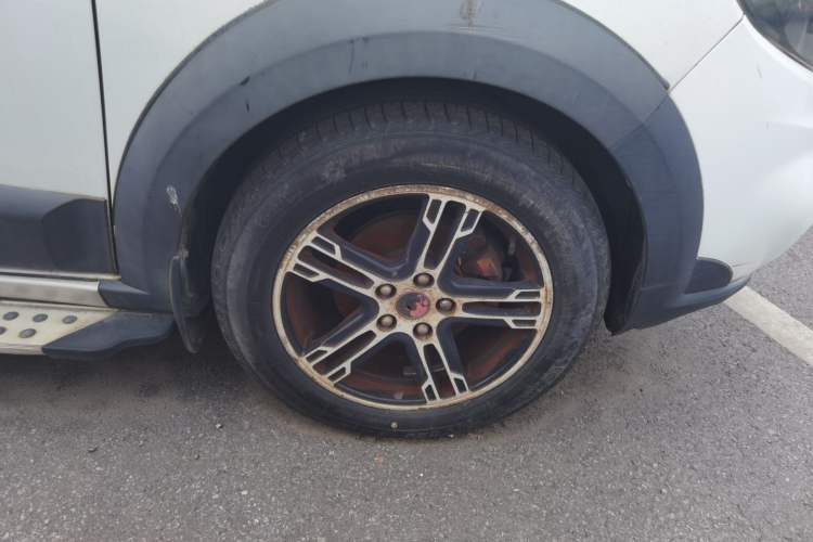 Used FORTHING Joyear X5 2013 1.6L Manual Luxury Model China IV Standard Right Front Wheel Hub