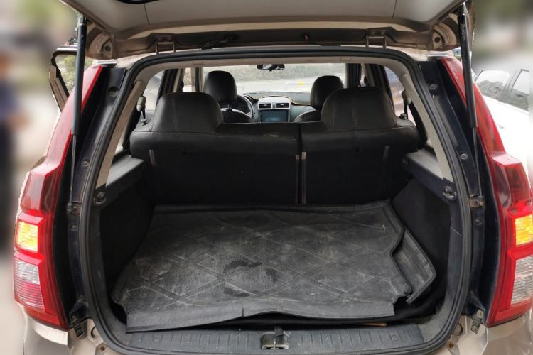 Used FORTHING Joyear X5 2013 1.6L Manual Luxury Model China IV Standard Trunk