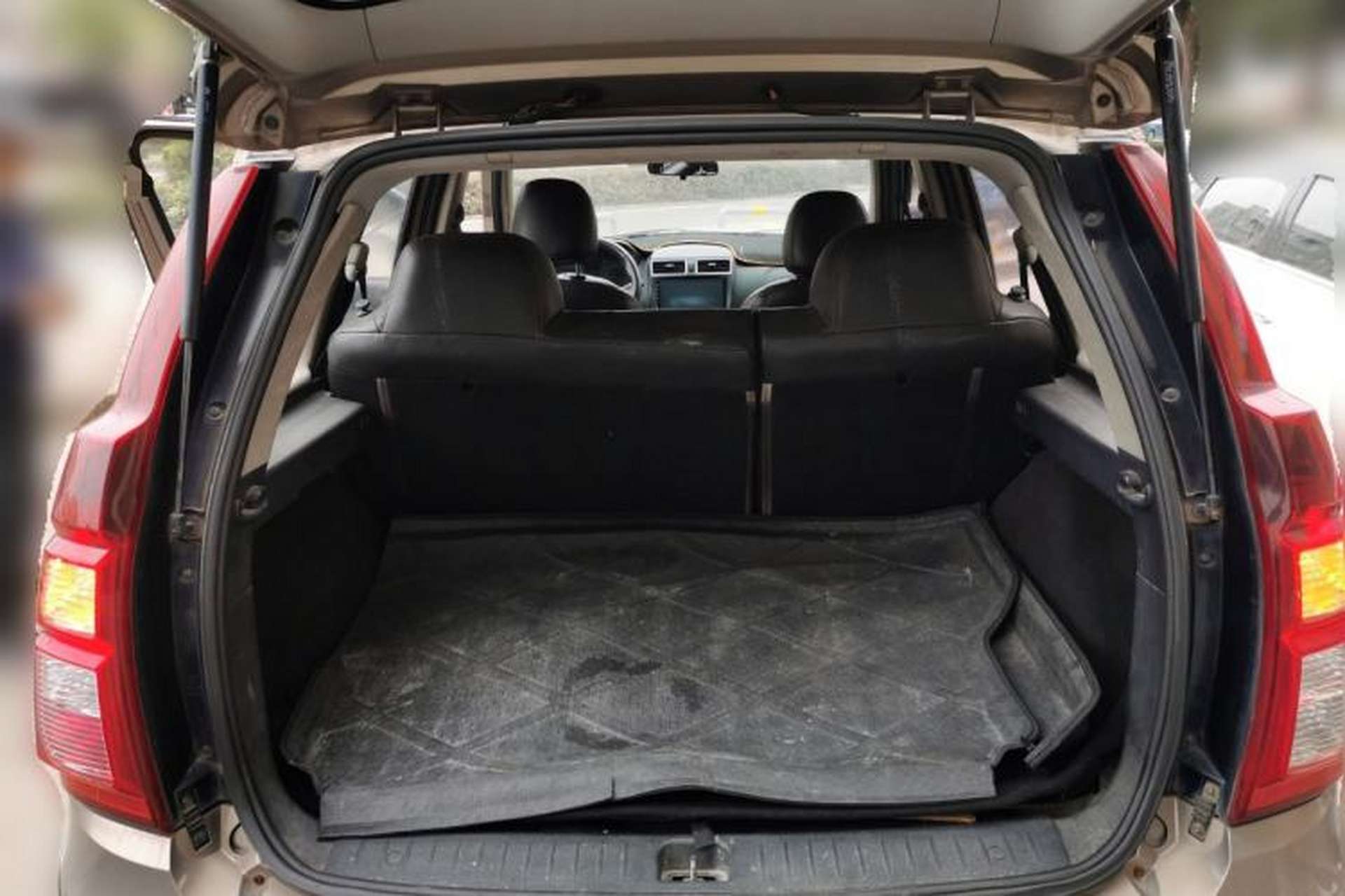 Used FORTHING Joyear X5 2013 1.6L Manual Luxury Model China IV Standard Trunk