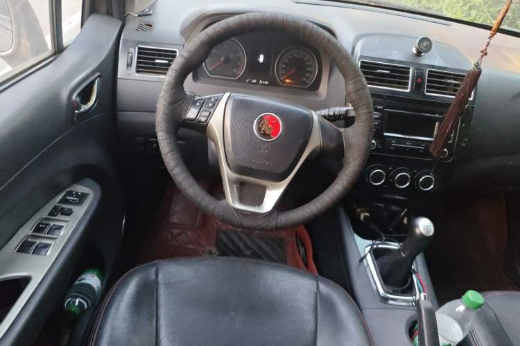 Used FORTHING Joyear X5 2013 1.6L Manual Luxury Model China IV Standard Steering Wheel