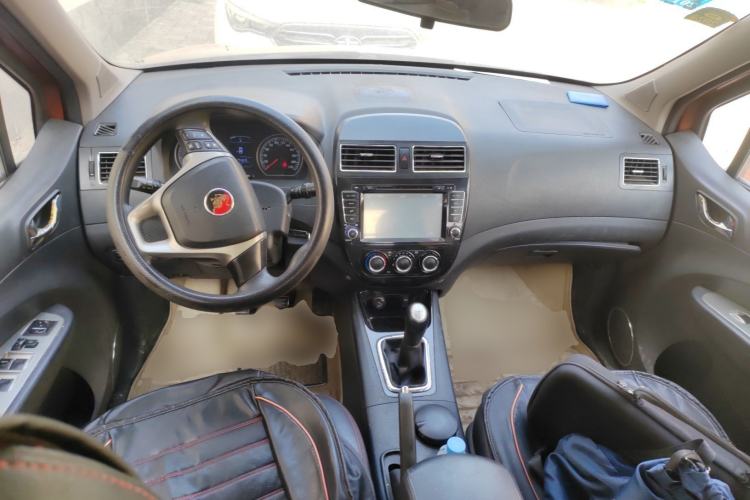 Used FORTHING Joyear X5 2013 1.6L Manual Luxury Model China IV Standard Center Console