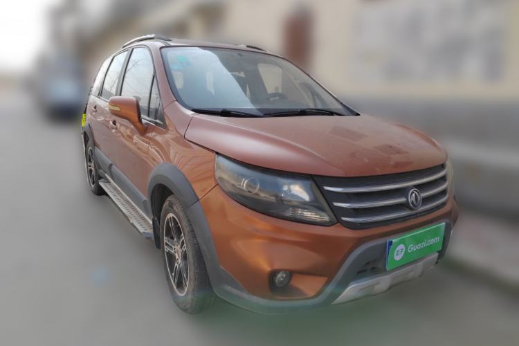 Used FORTHING Joyear X5 2013 1.6L Manual Luxury Model China IV Standard Front Right 45 Deg