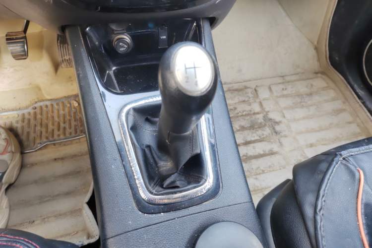 Used FORTHING Joyear X5 2013 1.6L Manual Luxury Model China IV Standard Gear Lever